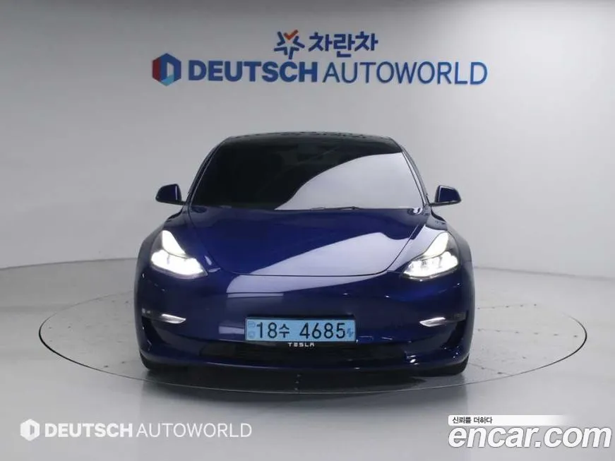 Tesla Model 3 — фото 4