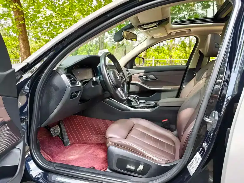 BMW 3 Series 2021 из CN, фото 8