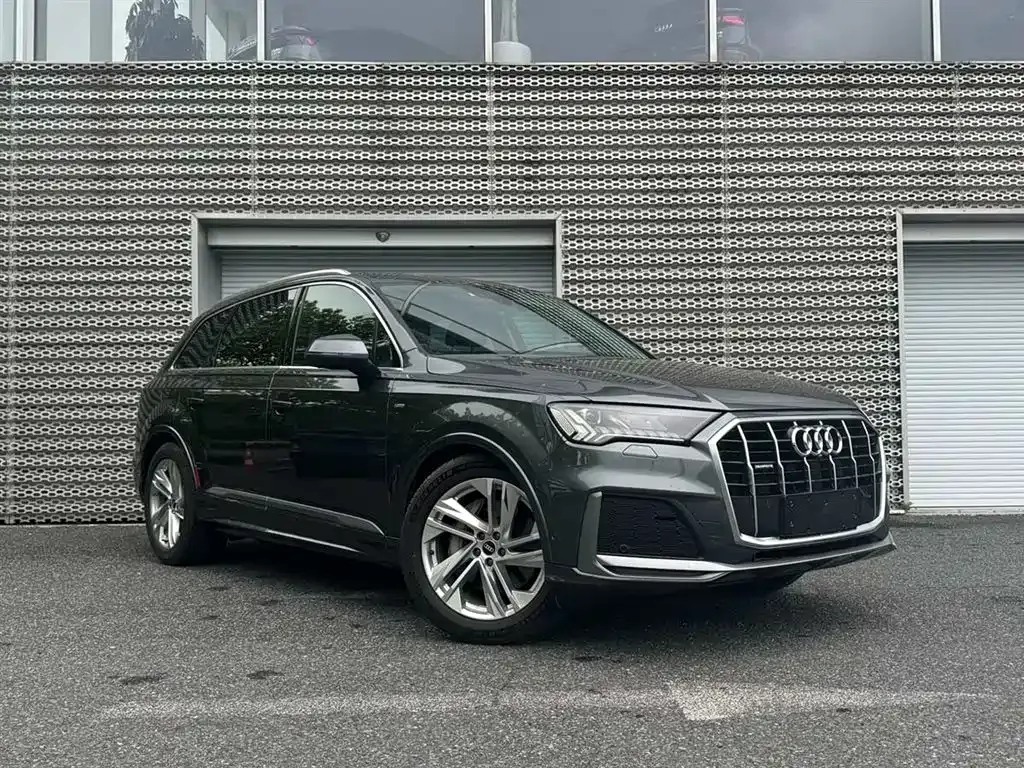 Audi Q7 2021 из CN, фото 8