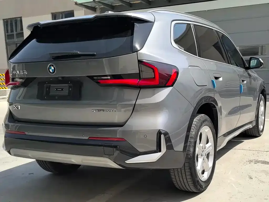 BMW X1 — фото 8