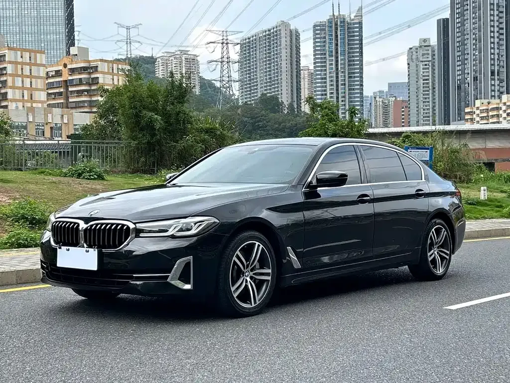 BMW 5 Series — фото 1