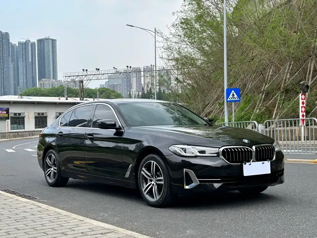 BMW 5 Series — фото 2
