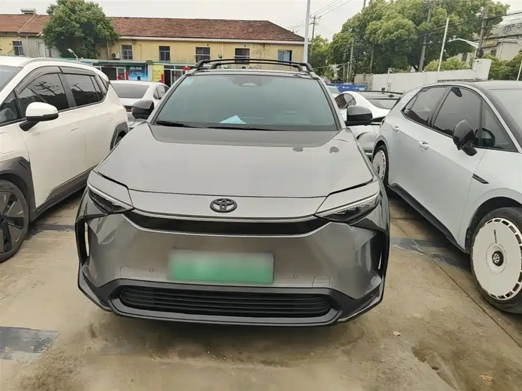 Toyota bZ4X 2023 из CN, фото 9