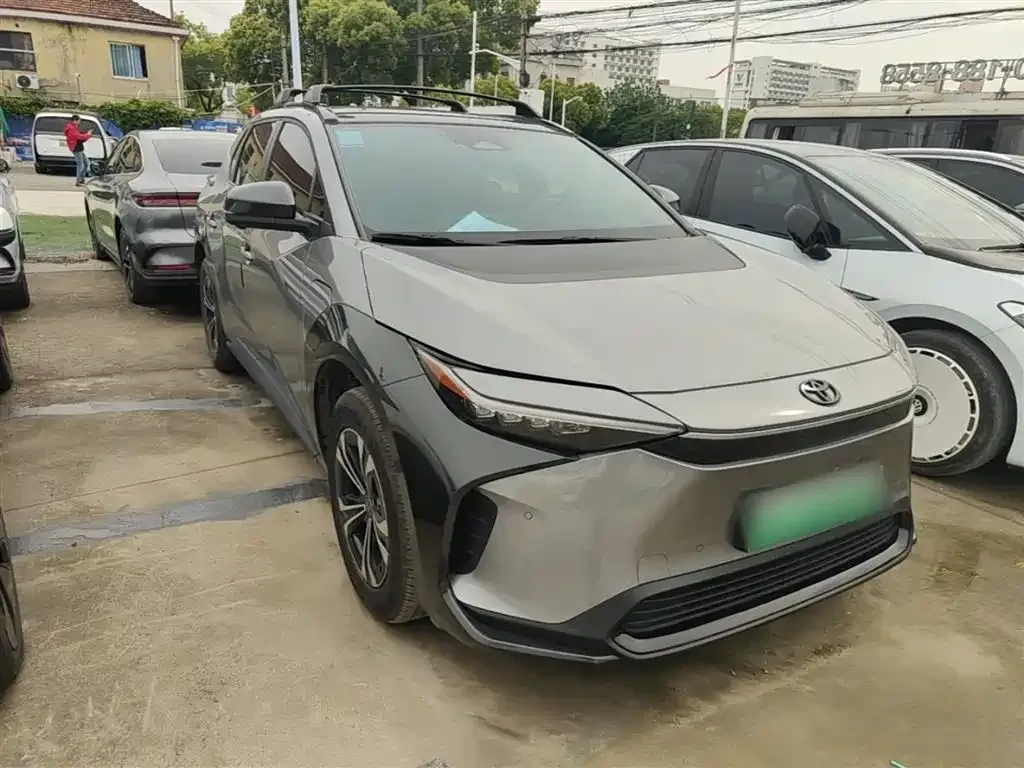 Toyota bZ4X 2023 из CN, фото 7