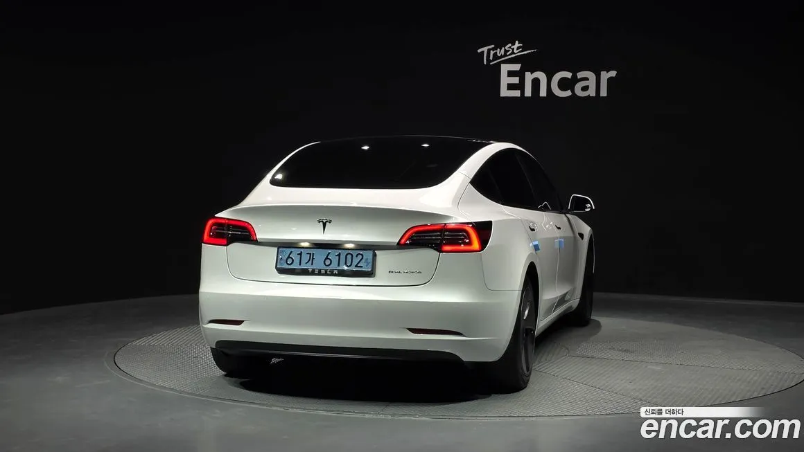 Tesla Model 3 2022 из KR, фото 2