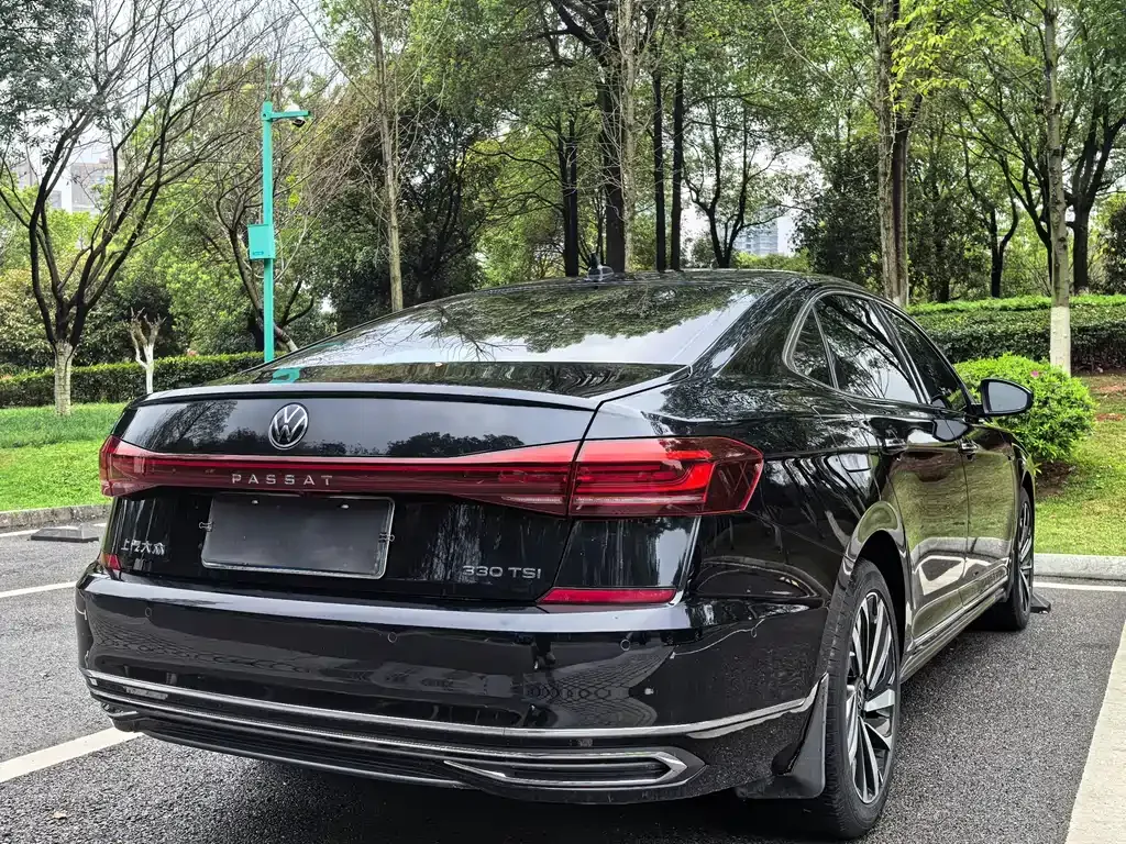 Volkswagen Passat — фото 7
