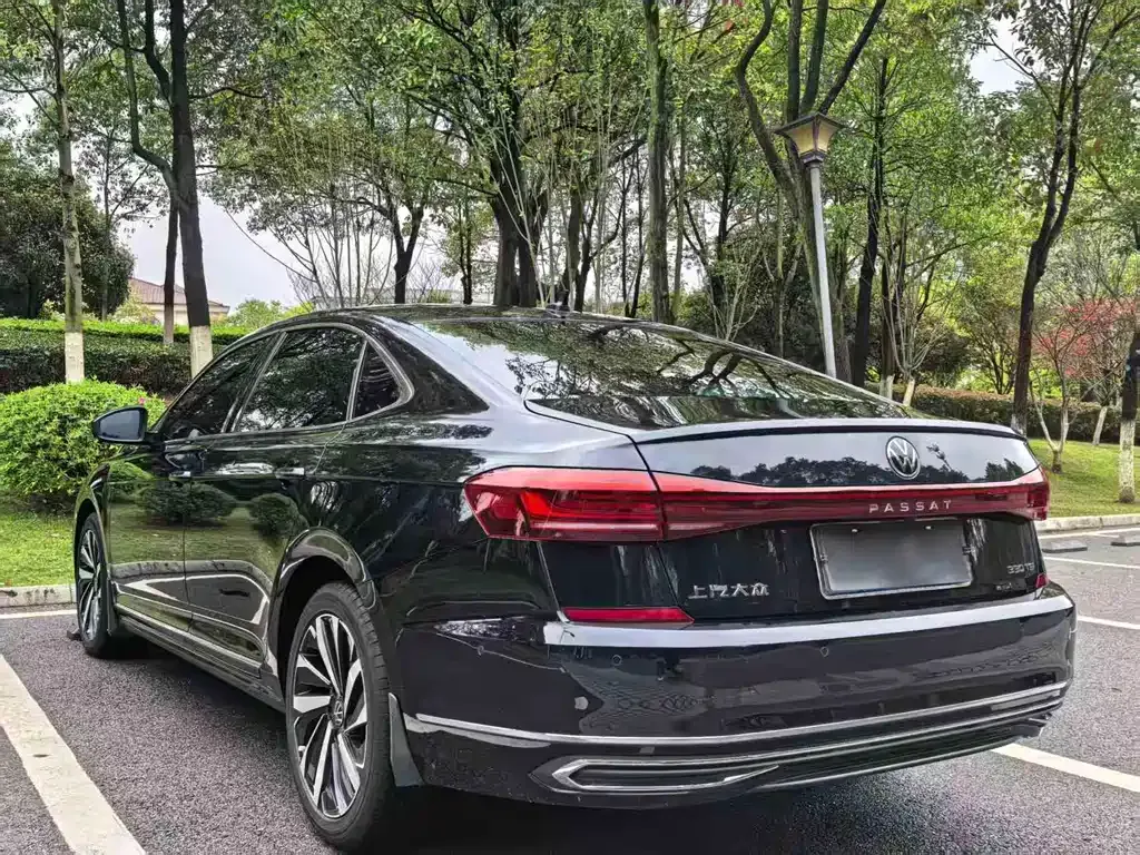 Volkswagen Passat — фото 10