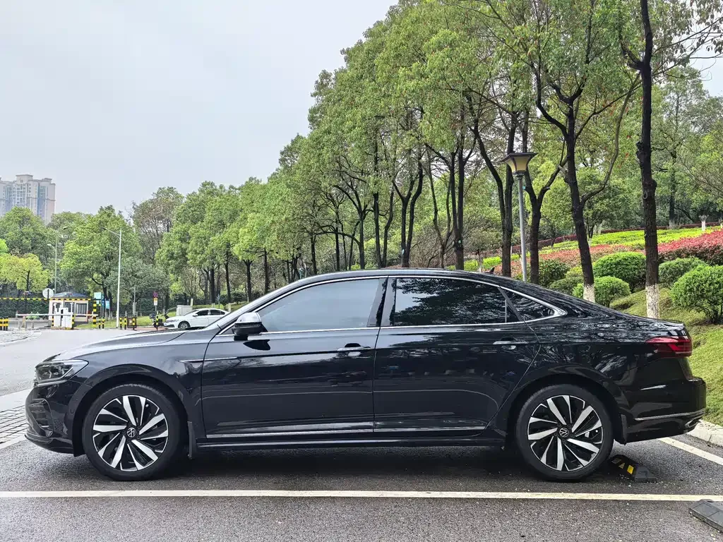 Volkswagen Passat — фото 4