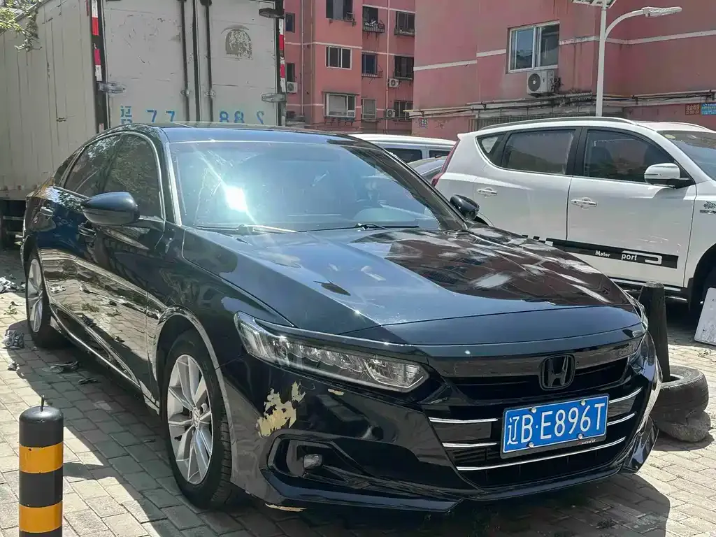 Honda Accord — фото 1