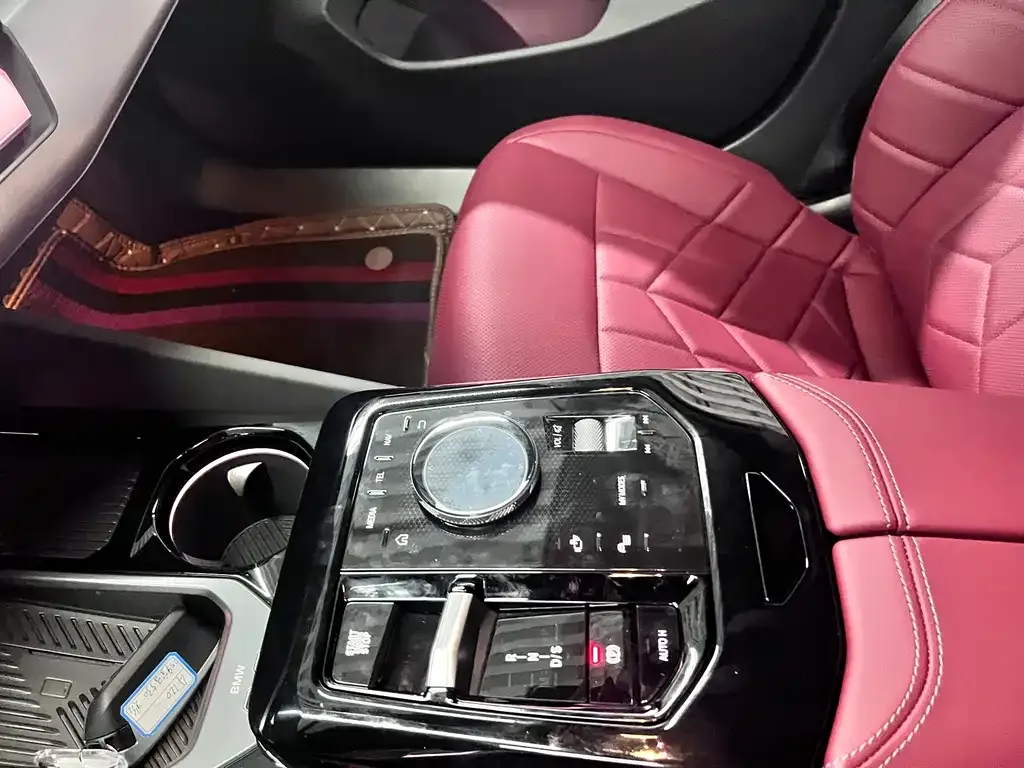 BMW 5 Series 2025 из CN, фото 4