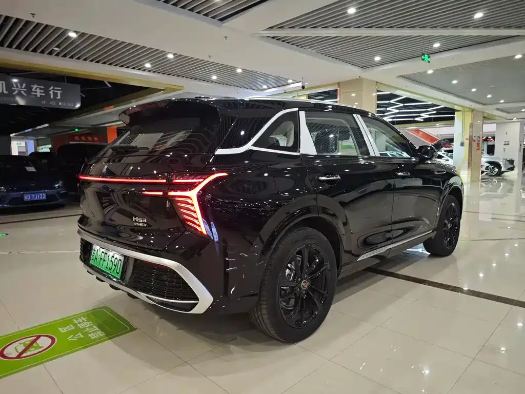 Hongqi HS3 PHEV — фото 8