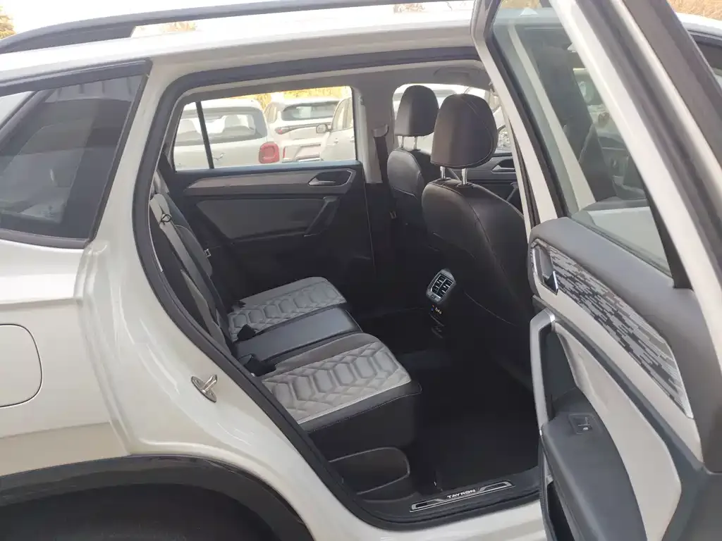 Volkswagen Tayron — фото 6