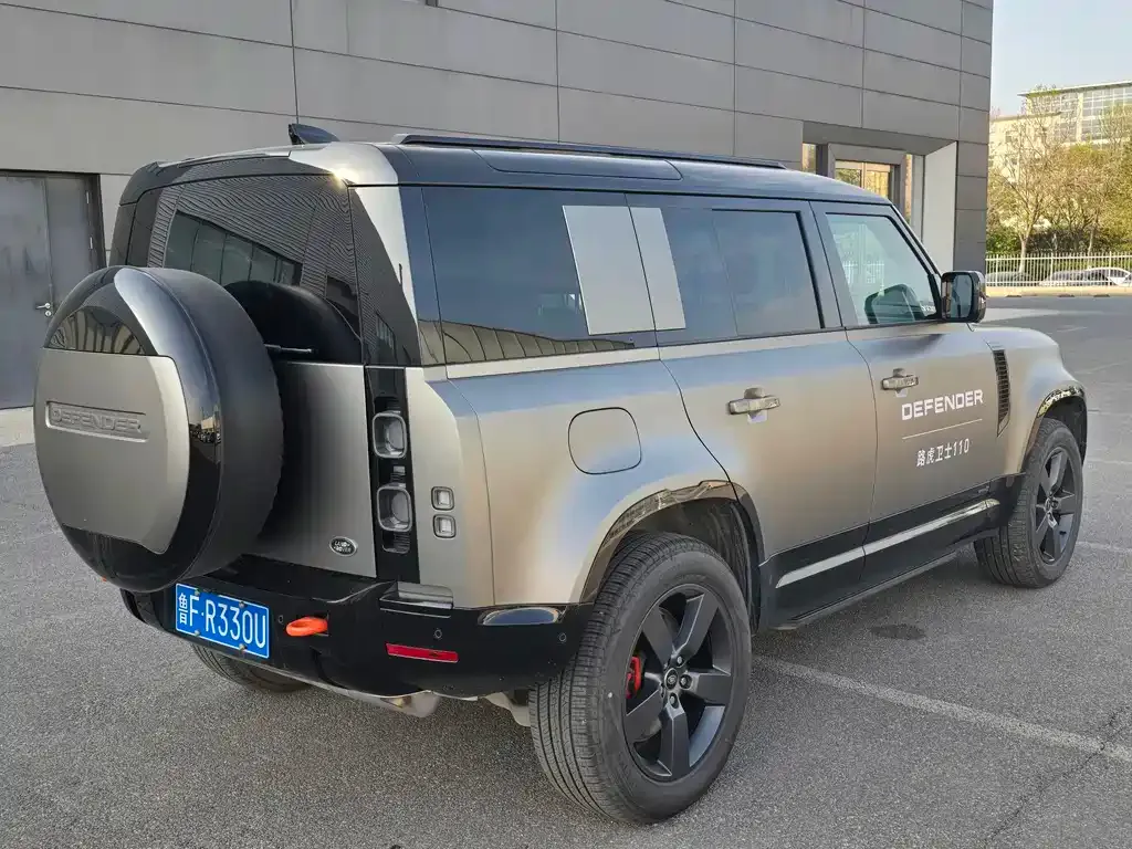 Land Rover Defender — фото 6