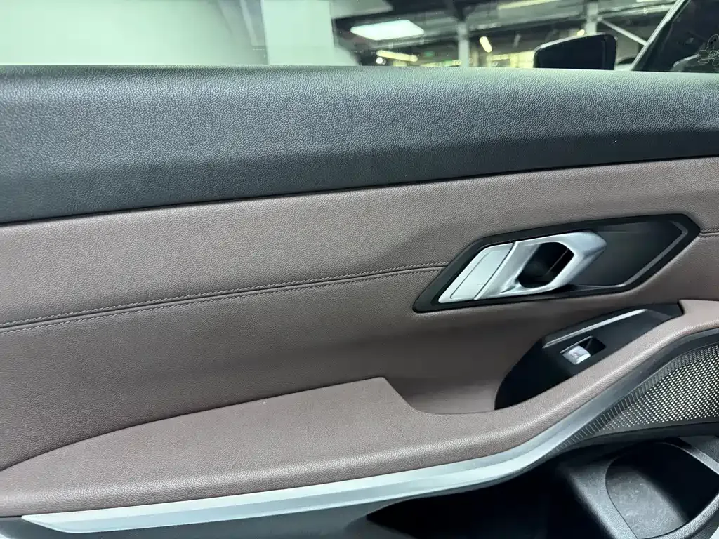 BMW 3 Series 2021 из CN, фото 9