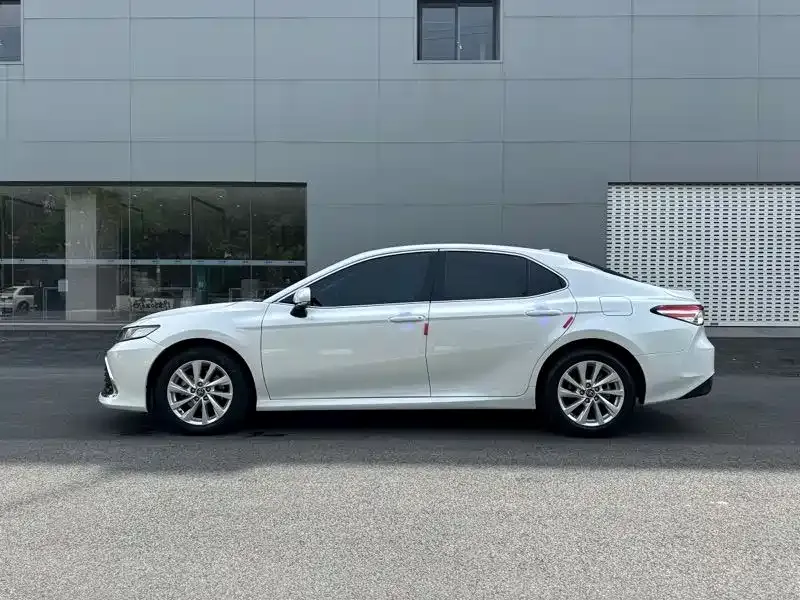 Toyota Camry 2023 из CN, фото 9