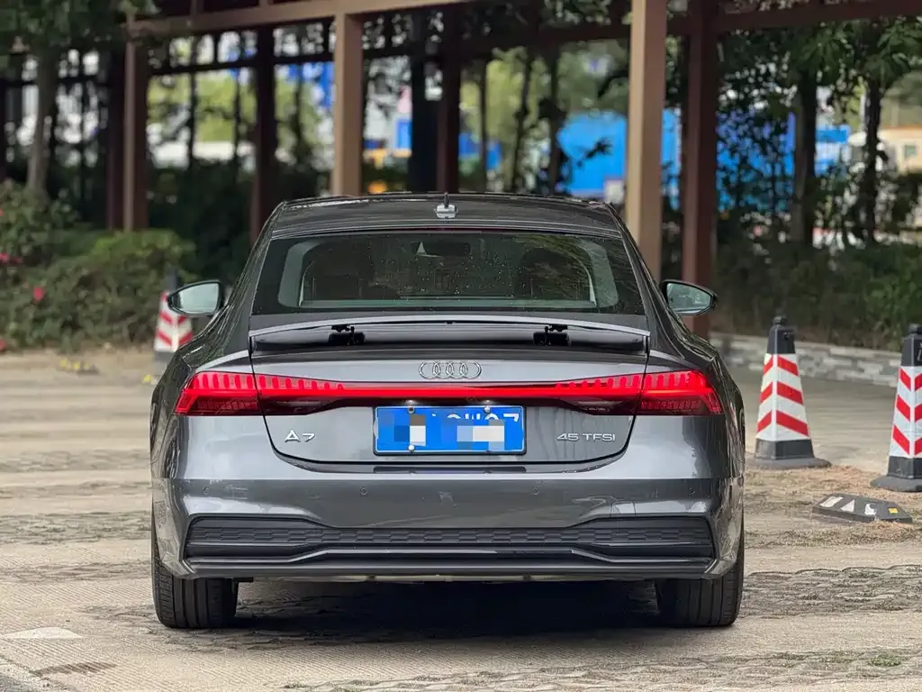 Audi A7 — фото 2
