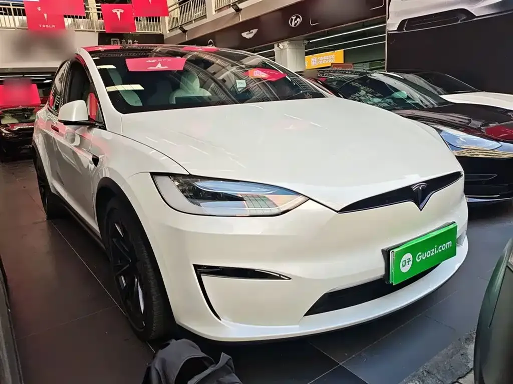 Tesla Model X — фото 2