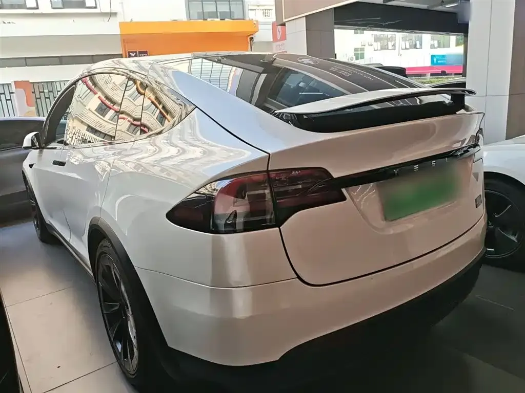 Tesla Model X — фото 5