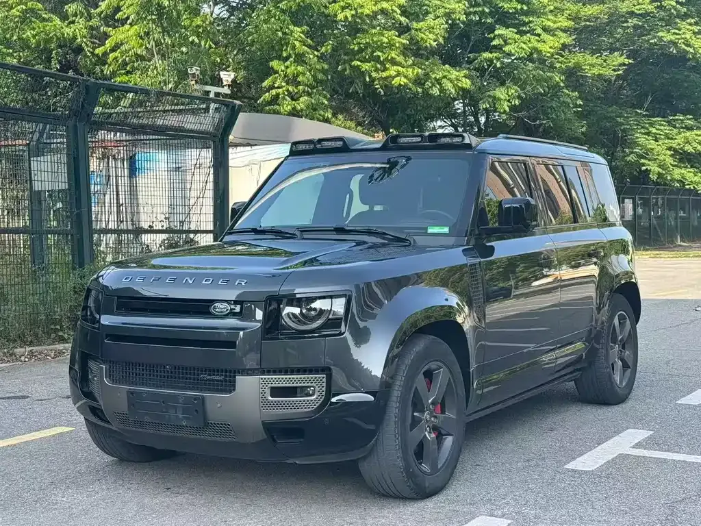 Land Rover Defender — фото 1