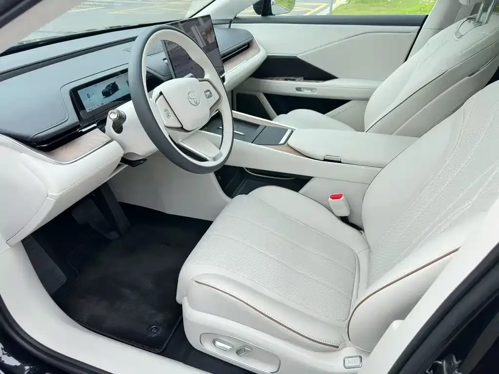 Toyota Platinum 7 2026 из CN, фото 6