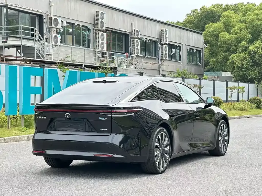 Toyota Platinum 7 2026 из CN, фото 8