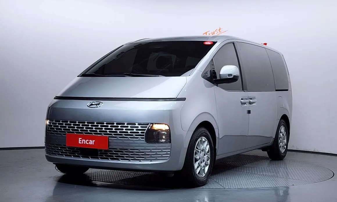 Hyundai Staria — фото 1