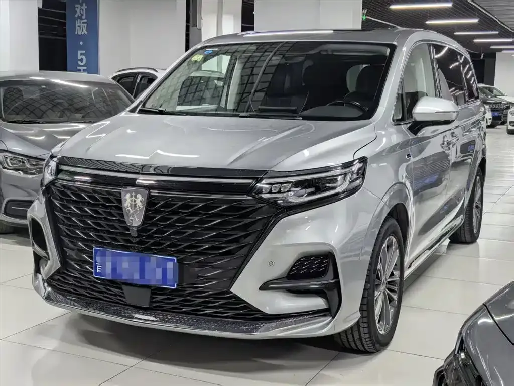 Roewe iMAX8