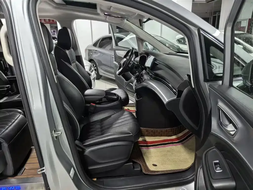 Roewe iMAX8 2021 из CN, фото 4