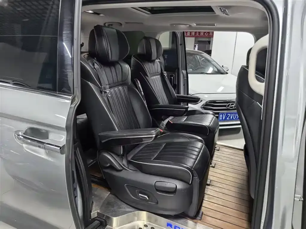 Roewe iMAX8 2021 из CN, фото 2