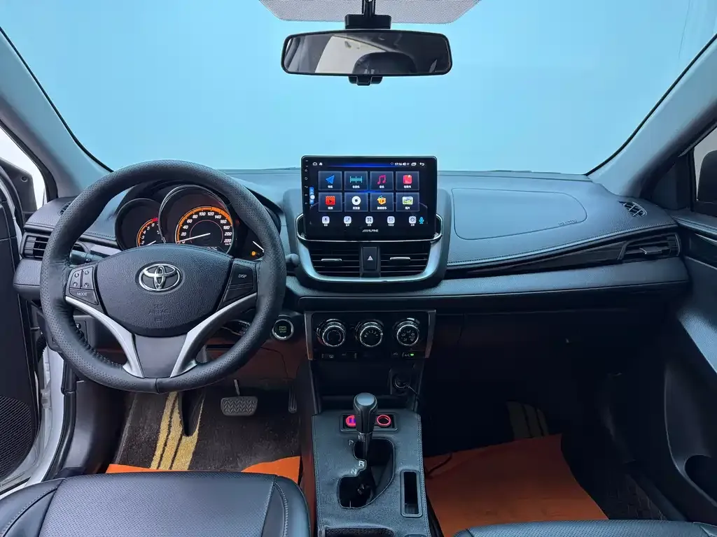 Toyota Yaris L — фото 6