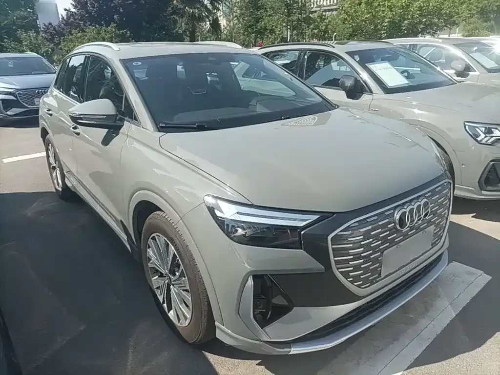 Audi Q4 e-tron — фото 4