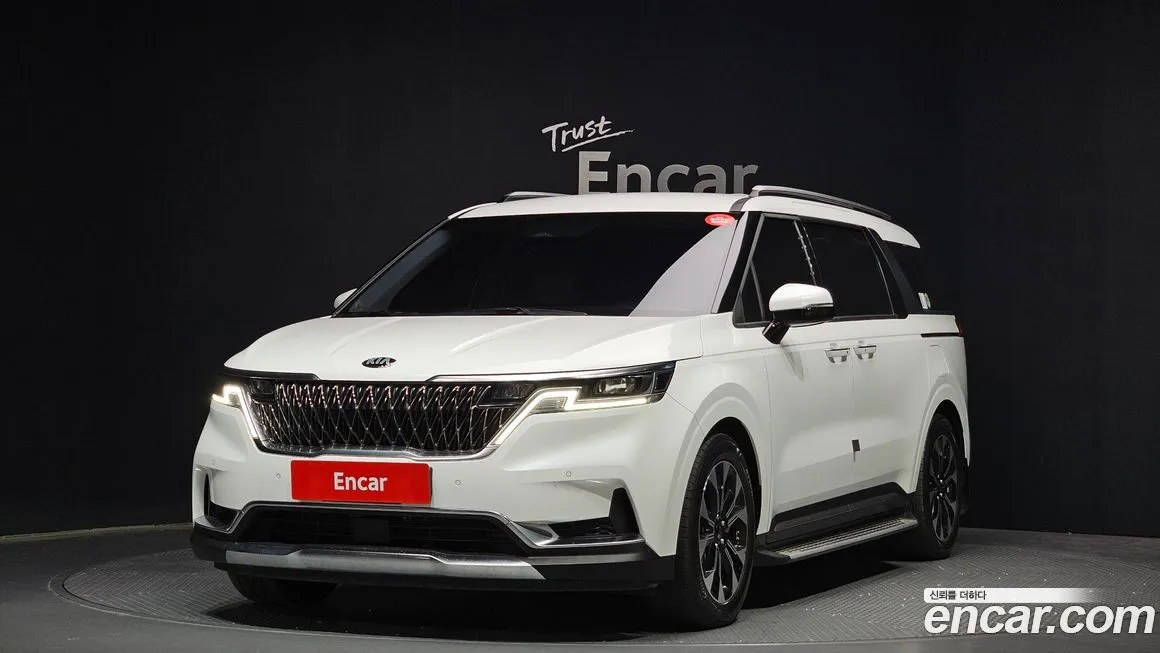 Kia Carnival — фото 1