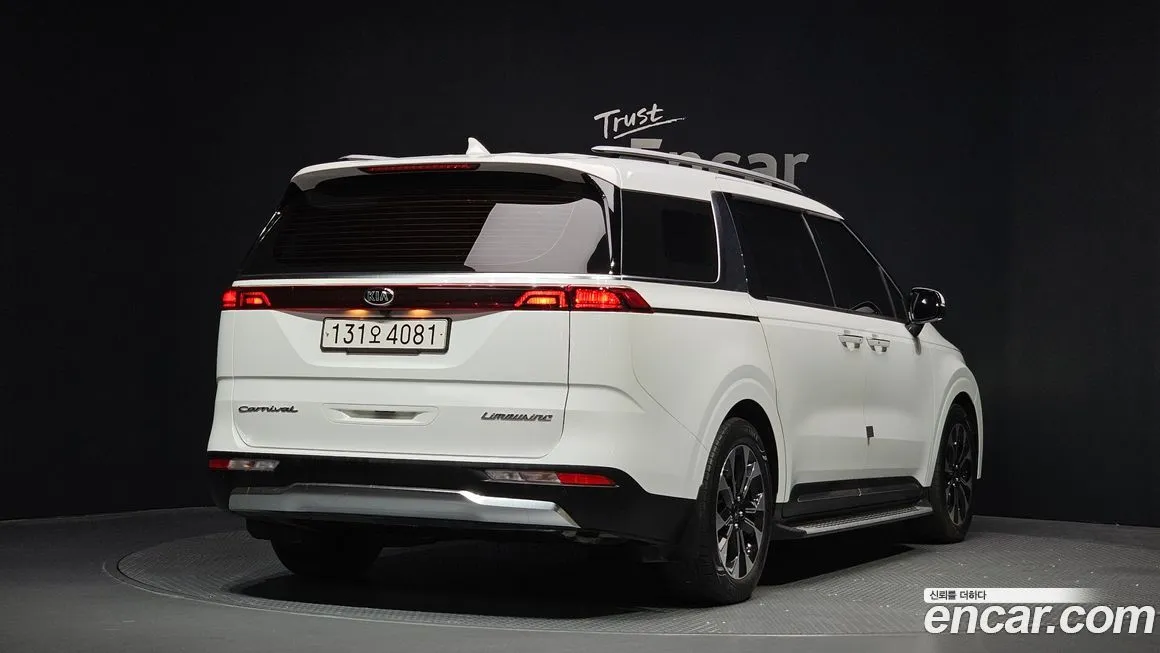 Kia Carnival — фото 5