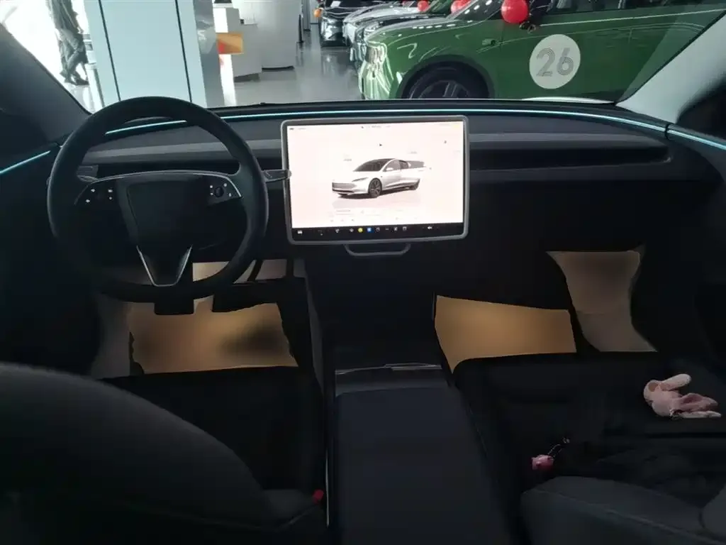 Tesla Model 3 — фото 4