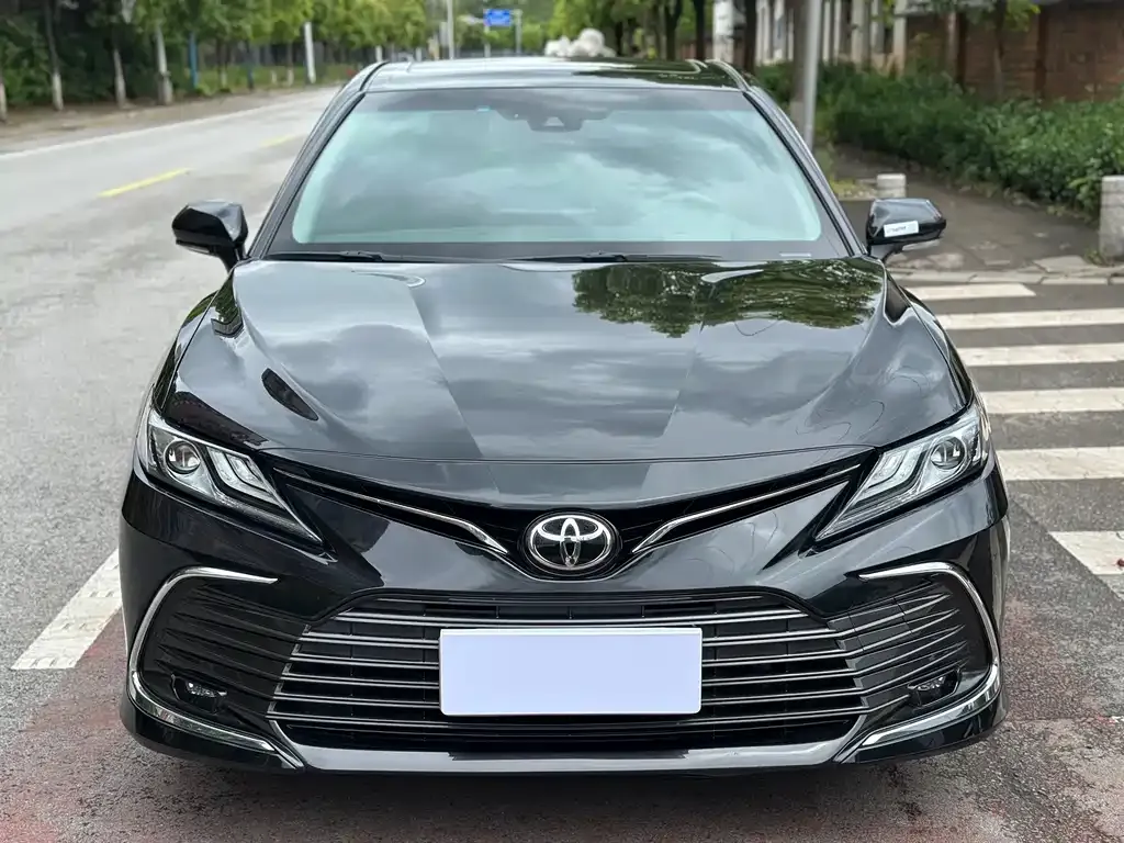 Toyota Camry — фото 4