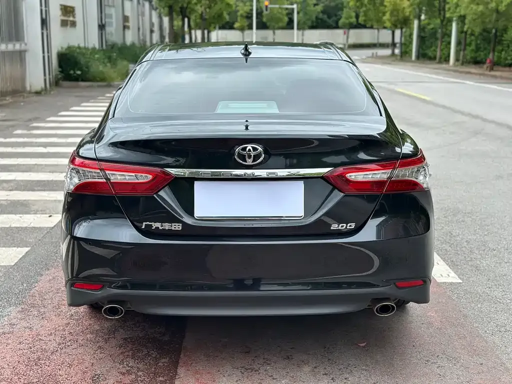 Toyota Camry — фото 6
