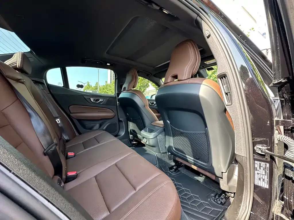 Volvo S60 — фото 4