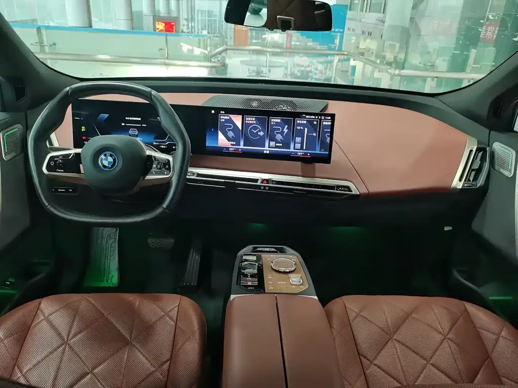 BMW iX M60 2024 из CN, фото 10