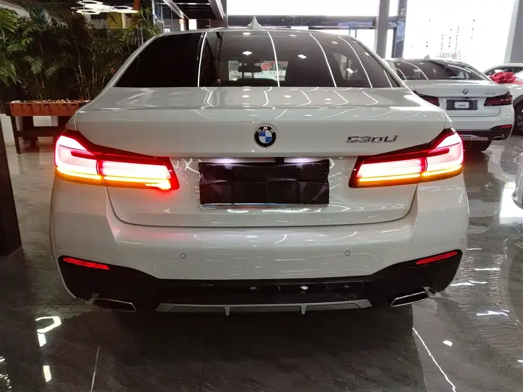 BMW 5 Series — фото 10