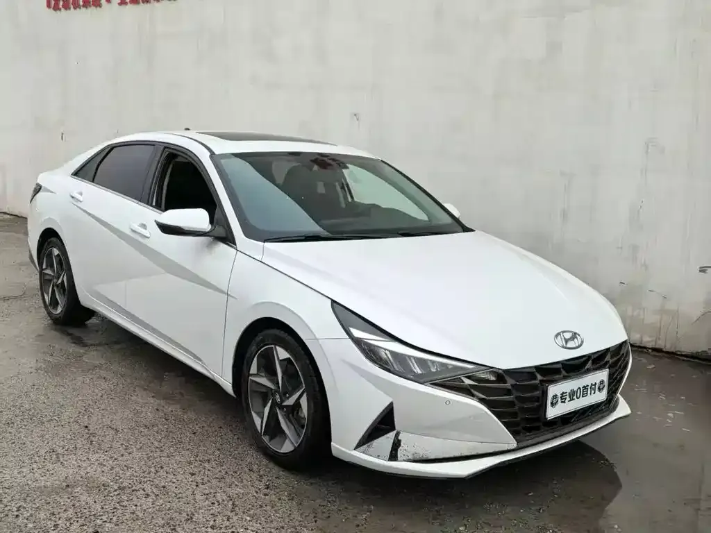 Hyundai Elantra — фото 7