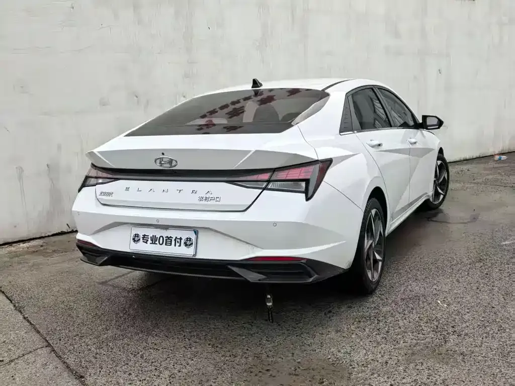 Hyundai Elantra — фото 8