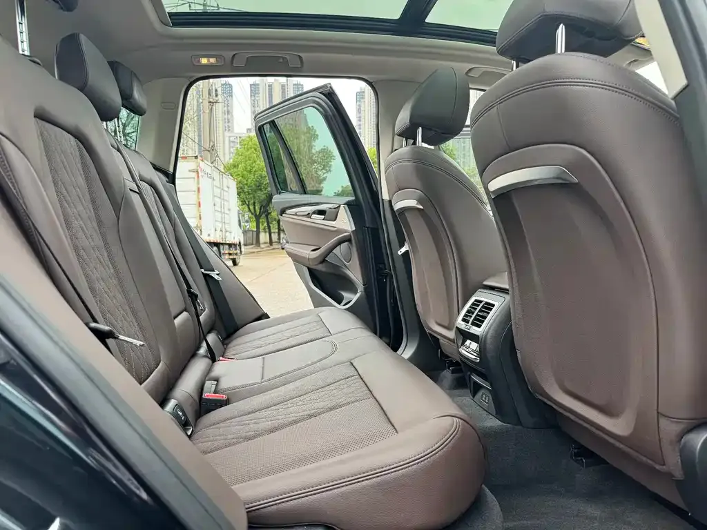BMW iX3 2023 из CN, фото 5