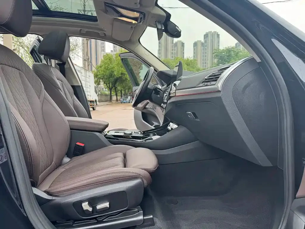 BMW iX3 2023 из CN, фото 4