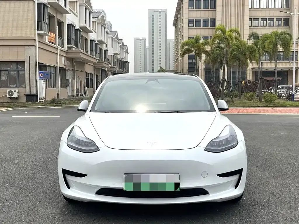 Tesla Model 3 — фото 4