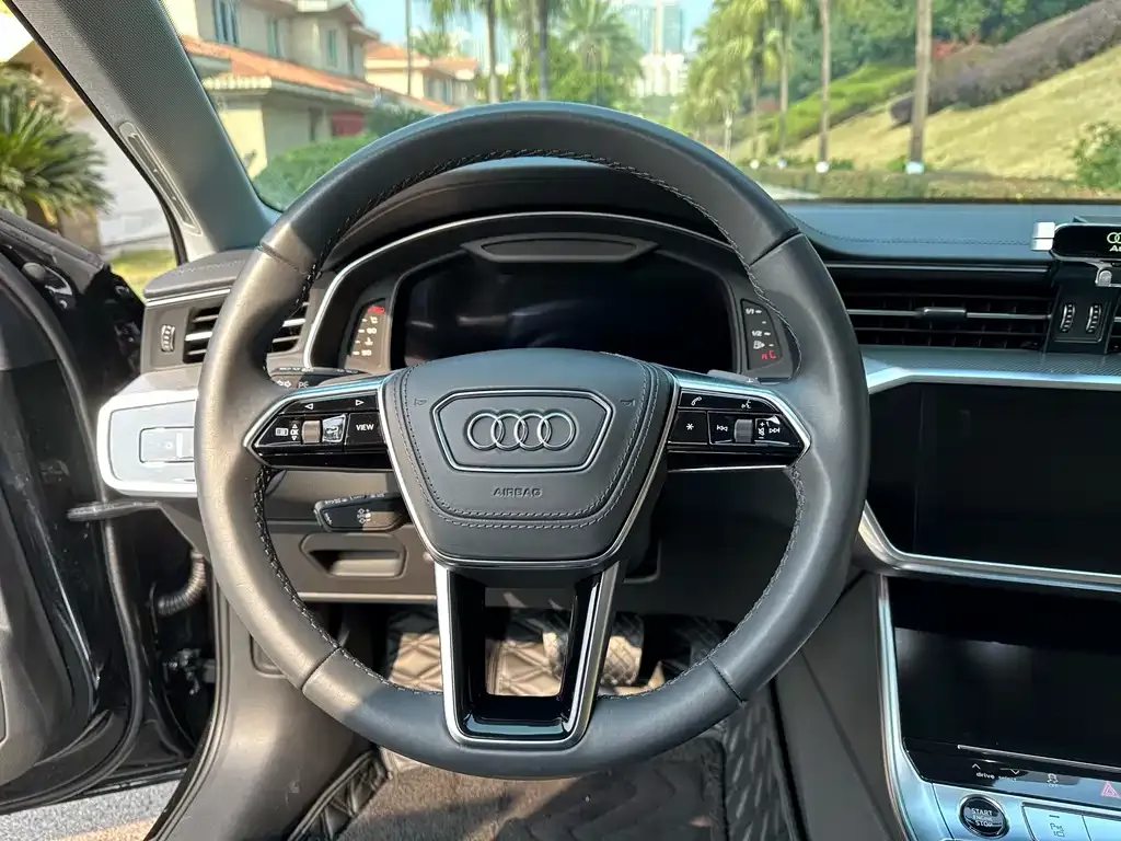 Audi A6L — фото 5