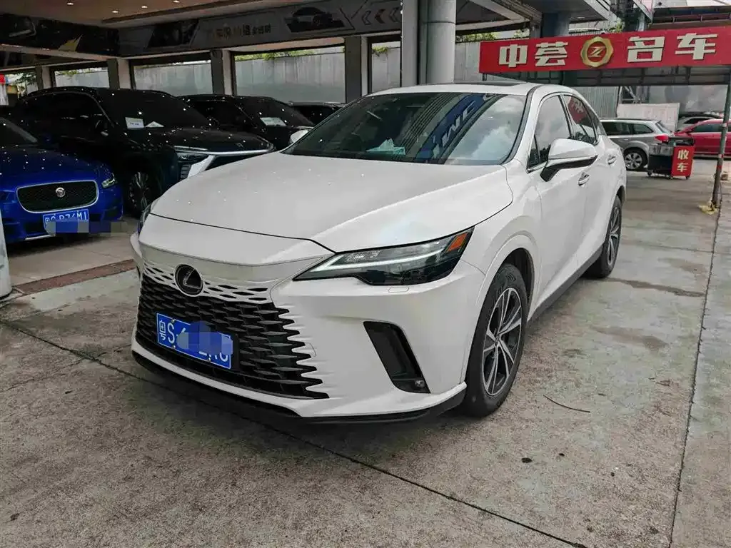 Lexus RX — фото 1
