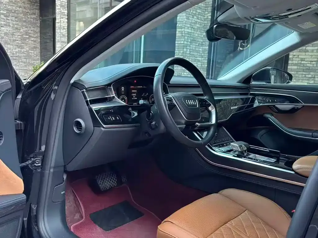 Audi A8 — фото 5