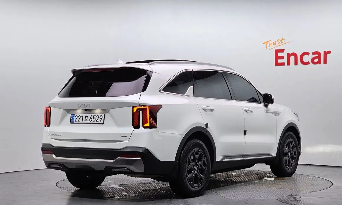 Kia Sorento — фото 7