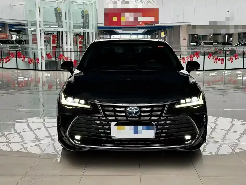 Toyota Avalon — фото 1