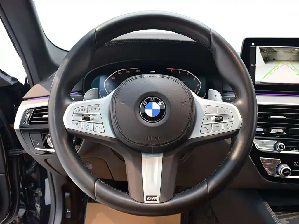 BMW 5 Series — фото 10